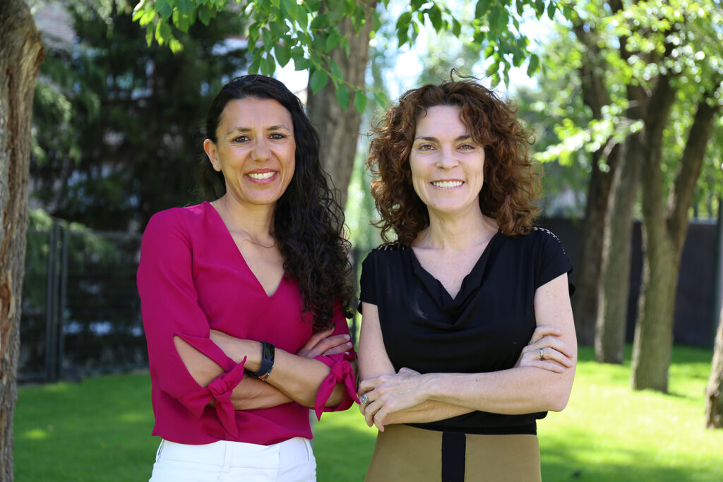 Tamara Vázquez Barrio, de la Universidad CEU San Pablo, y Rebeca Suárez Álvarez